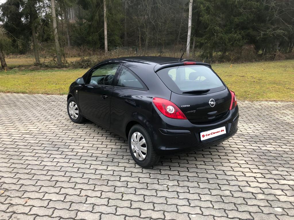 Opel Corsa D Schwarz gebraucht, Benzin und Automatik, 122.000 Km - 7.950 €